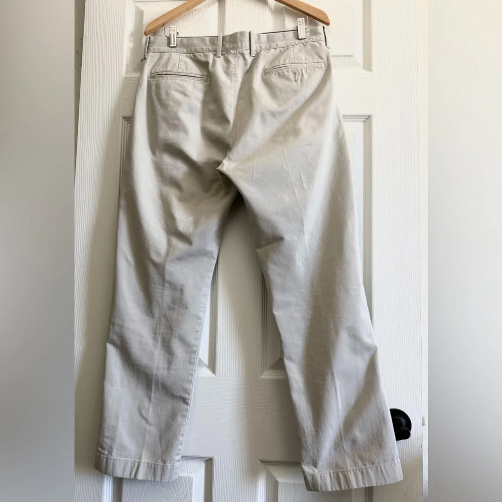 J. Crew Men's Pants in Light Gray/beige color